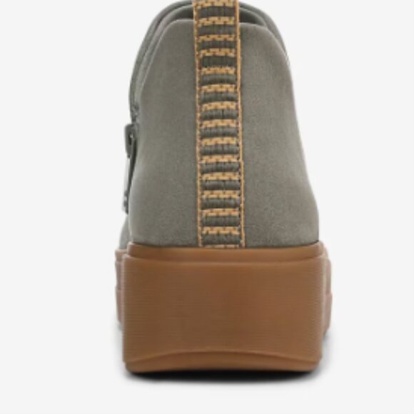 NWT Ryka Women's Vivie Ankle Bootie water repellant - Picture 4 of 9